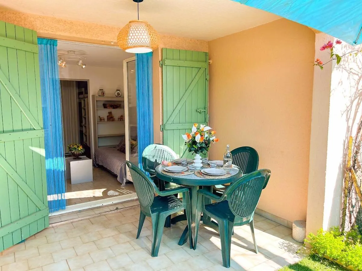 Studio En Rez-De-Jardin A Bandol - Parking