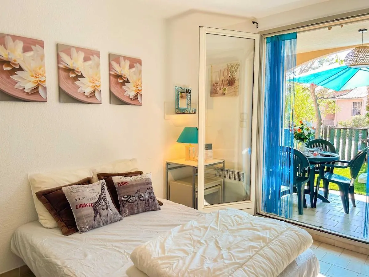 Daire Studio En Rez-De-Jardin A Bandol - Parking